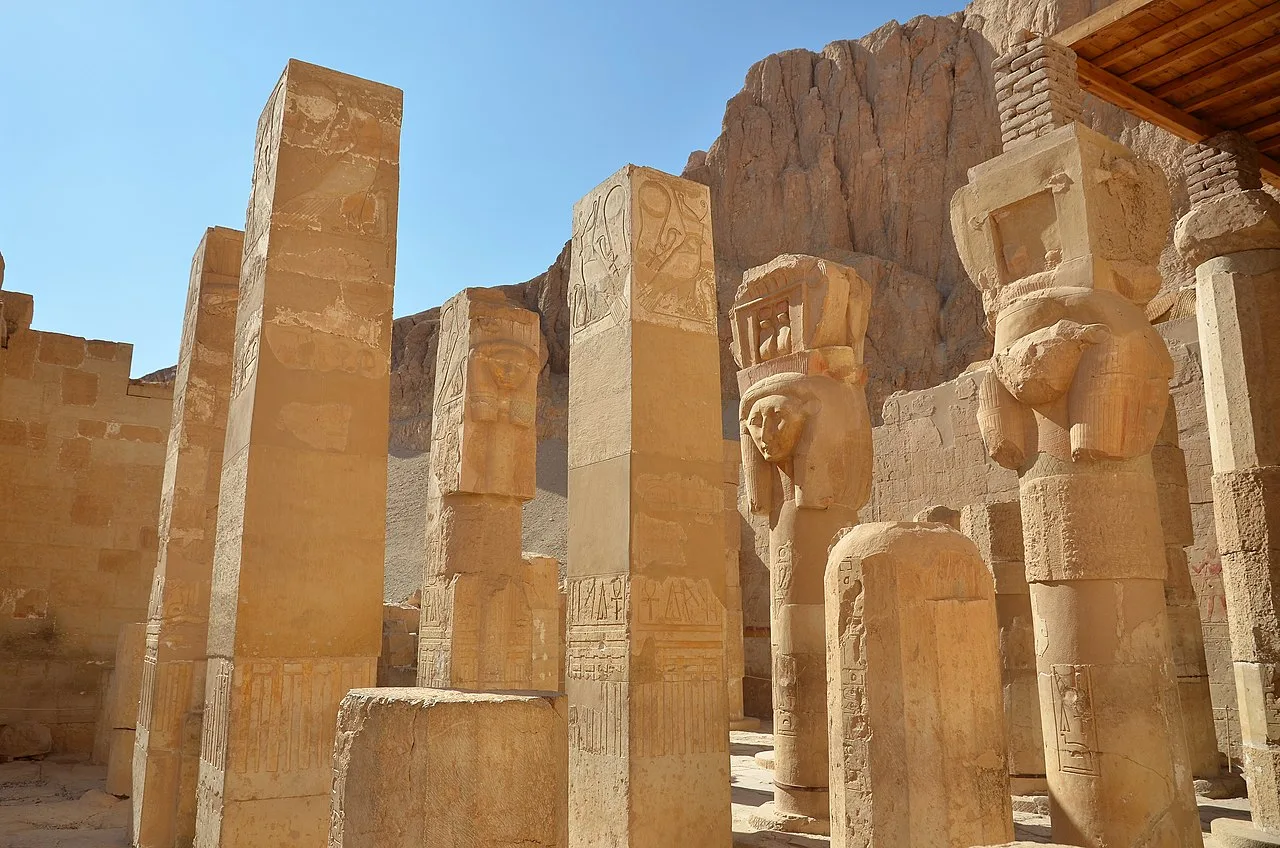 Al-Deir_Al-Bahari_Temple_122